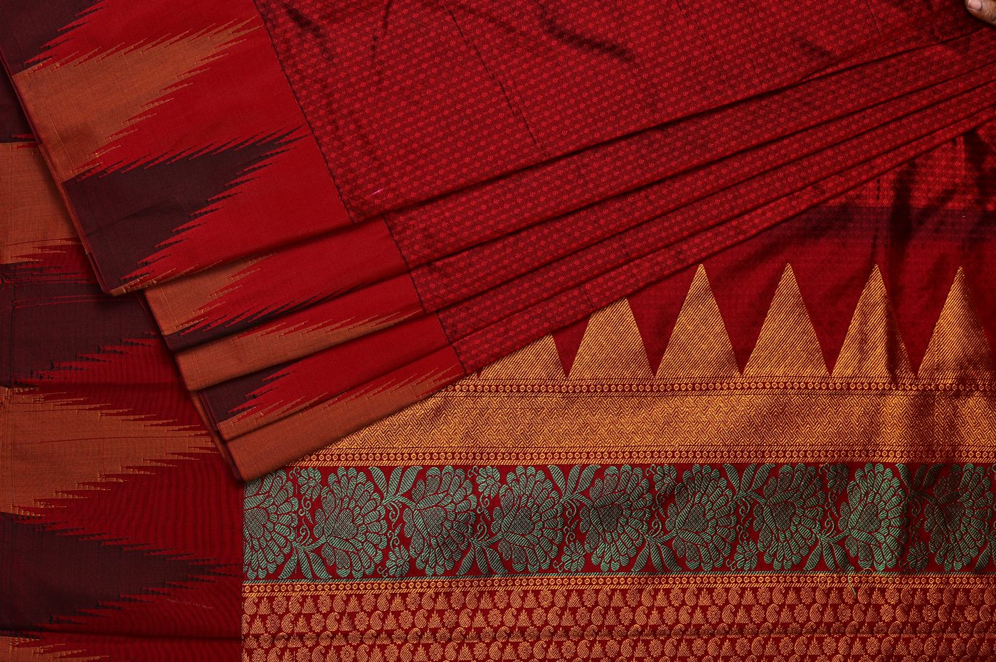 Kanjivaram Silk № 05. three shuttle weave, pure mulberry silk, real zari and temple borders. Photographed at Trisha Silks Jubilee Hills.