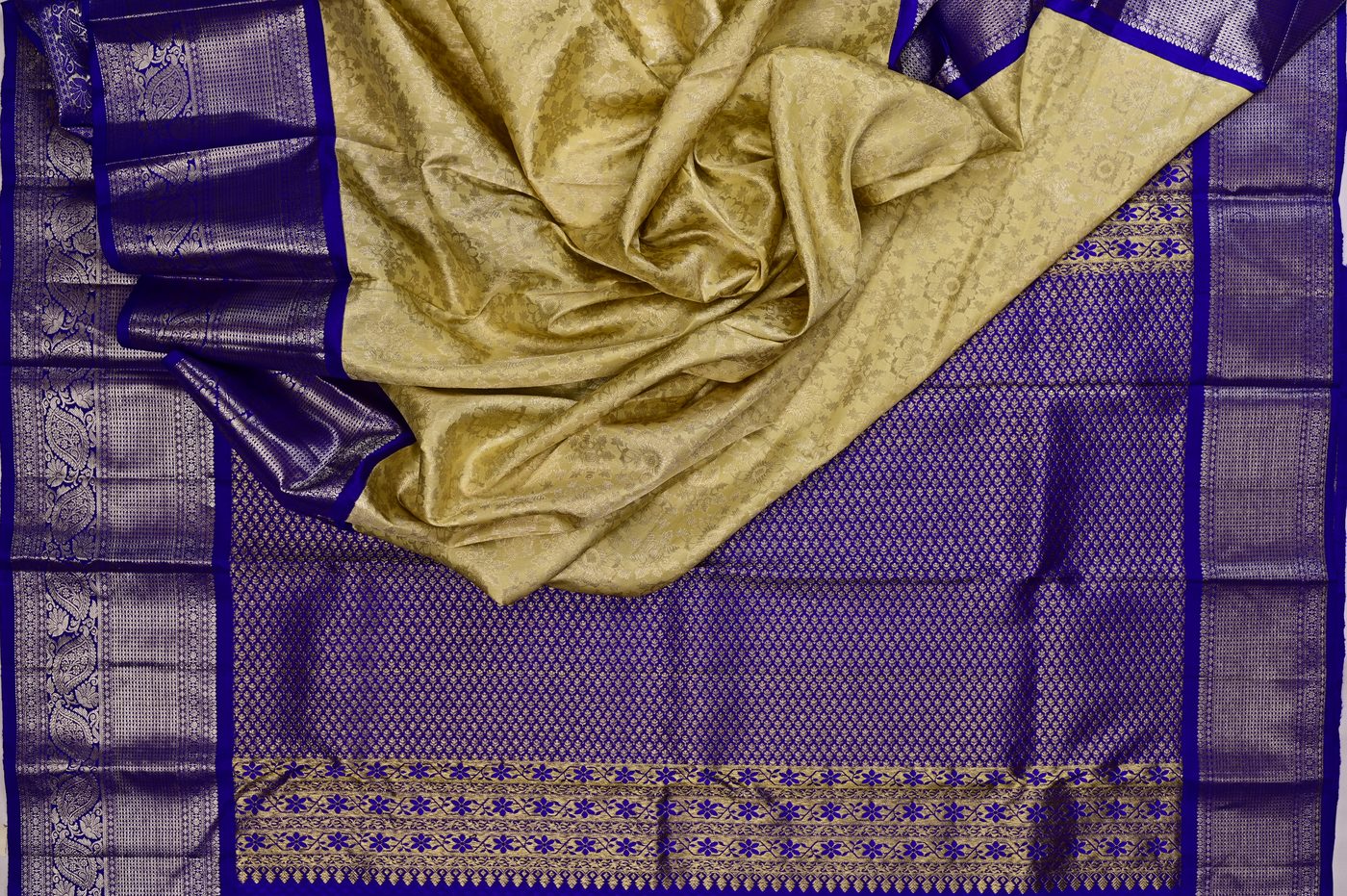 Kanjivaram Silk № 32. three shuttle weave, pure mulberry silk, real zari and temple borders. Photographed at Trisha Silks Jubilee Hills.