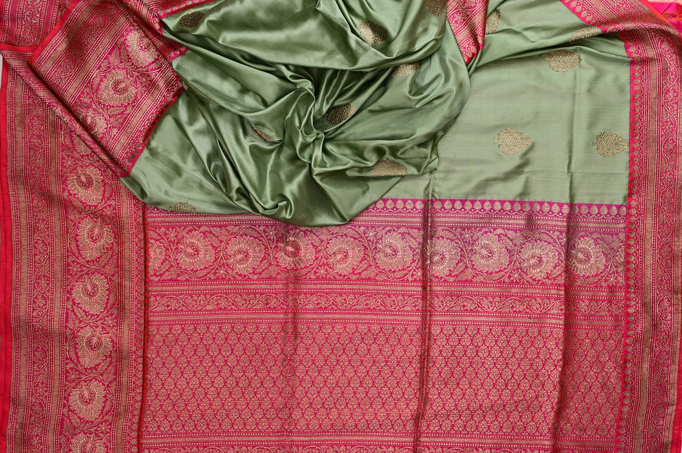 Banarasi Silk № 04. pure katan silk, kadhwa hand weave, gold and silver real zari. Photographed at Trisha Silks Jubilee Hills.